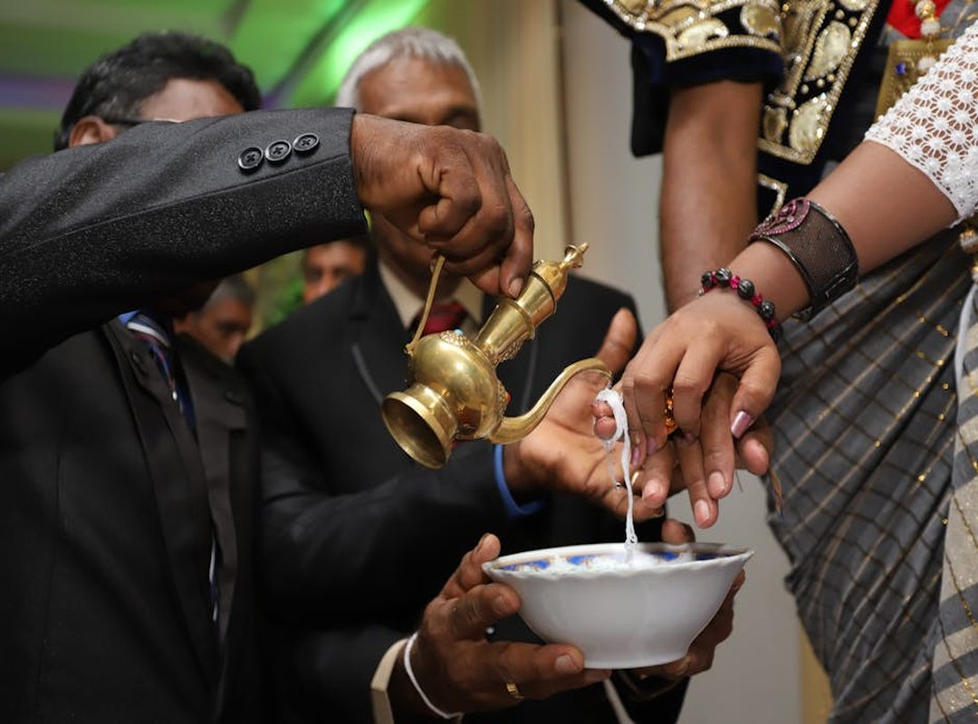 ව්‍යාජ සබඳතා අත්හැරීමේ ශක්තිය ලබා දෙන වදන්