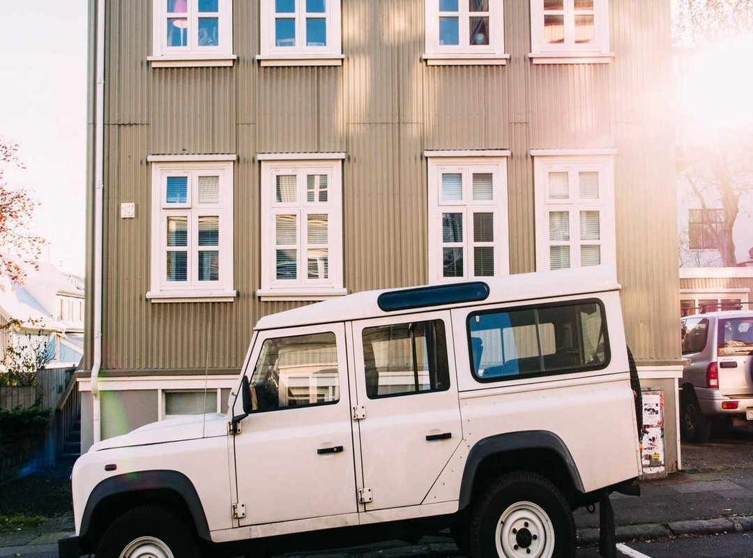 Reading on Lezhin: Why the Official Platform Matters for Jinx